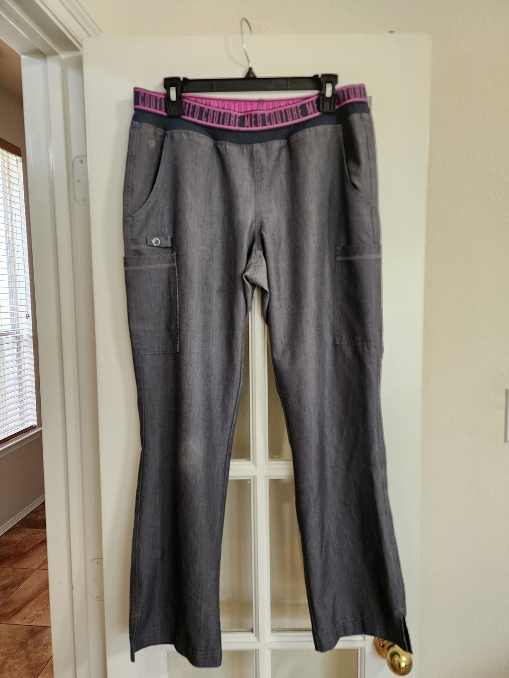 Med Couture Touch 7739 Slate Heather Yoga Cargo Scrub Pants M FLAW READ DESC